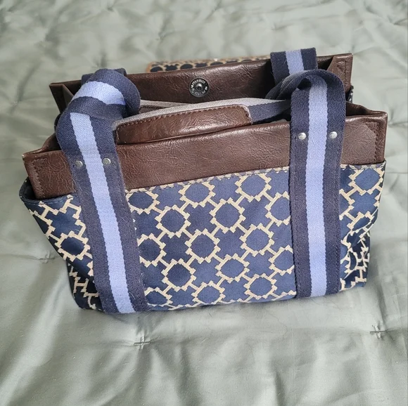 Tommy Hilfiger (BUNDLE) Navy & Tan Purse w/wallet - Picture 4 of 5
